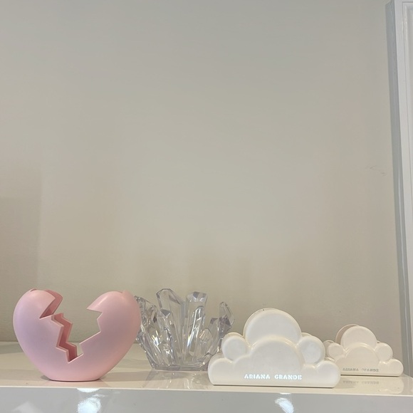 Ariana Grande (4) large and small perfume holder - Picture 1 of 9